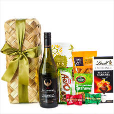 Wine and Nibbles Gift Basket