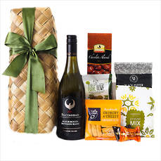 Wine and Nibbles Gift Basket